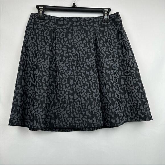Banana Republic - Black & Gray Animal Print Mini w/ Front Pleats - Size: 4 - Picture 1 of 4